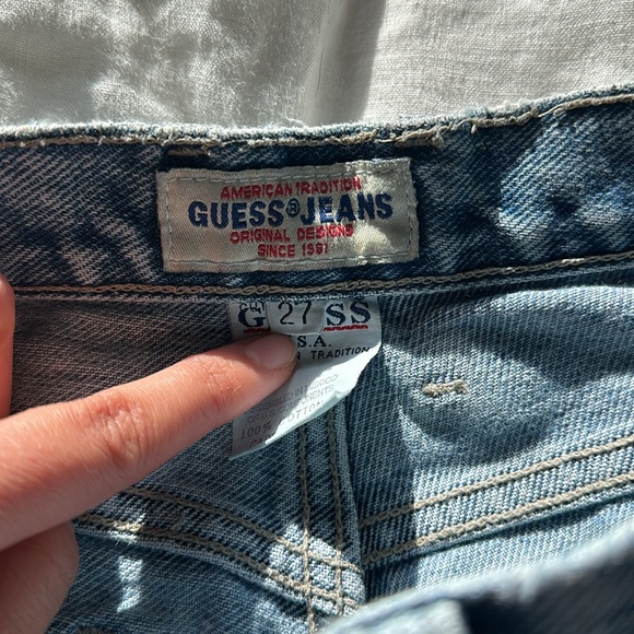 Vintage Guess Jeans | Size 27 fit like 26 - Picture 7 of 9